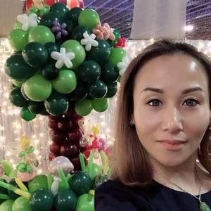 Meet your Posher, Stella